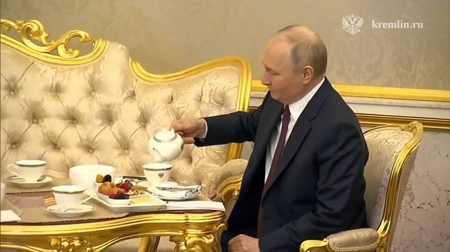 Продолжение общения лидеров России и Китая в неформальной обстановке