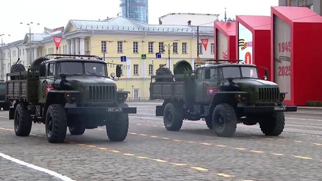 Военный парад в Екатеринбурге. Кадр видео