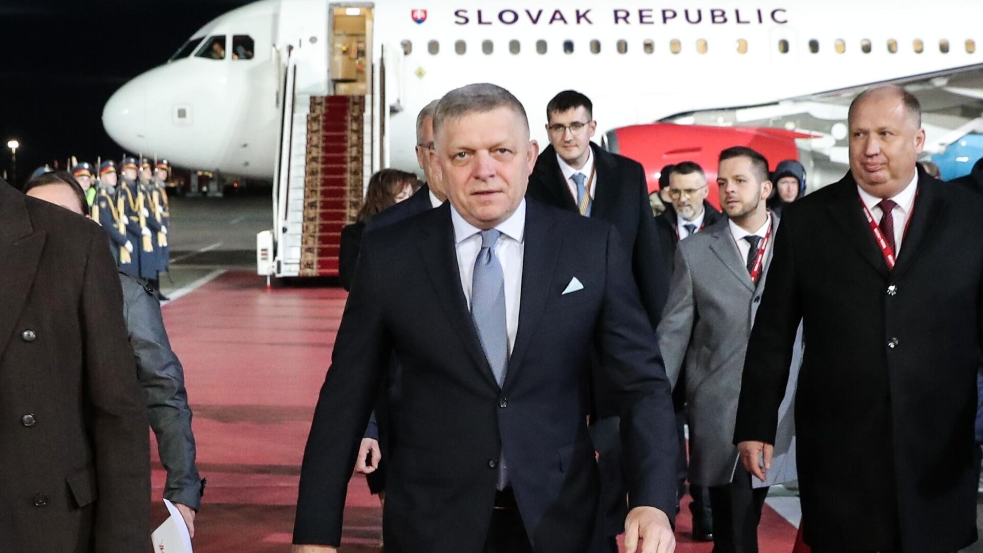 Прилет премьер-министра Словакии Роберта Фицо в Москву для участия в праздновании 80-летия Победы - РИА Новости, 1920, 09.05.2025