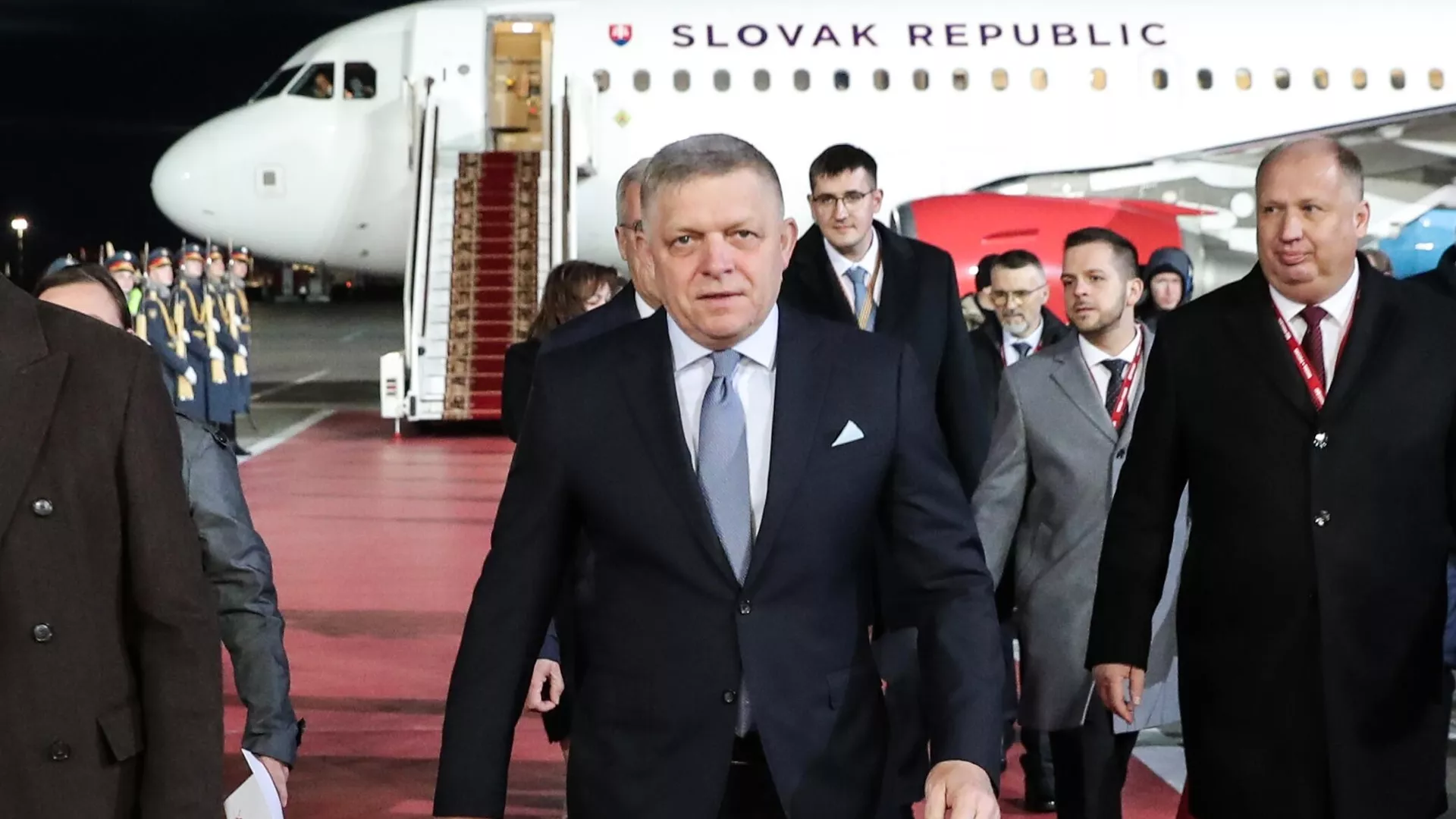 Прилет премьер-министра Словакии Роберта Фицо в Москву для участия в праздновании 80-летия Победы - РИА Новости, 1920, 09.05.2025