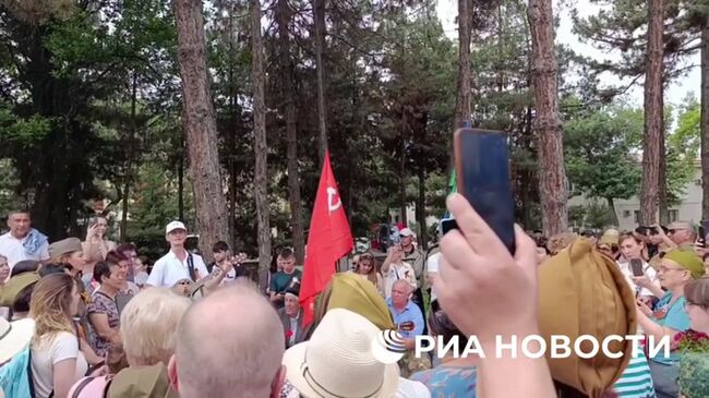 В Ташкенте после Бессмертного полка поют песни военных лет