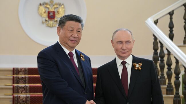 Президент России Владимир Путин и председатель КНР Си Цзиньпин