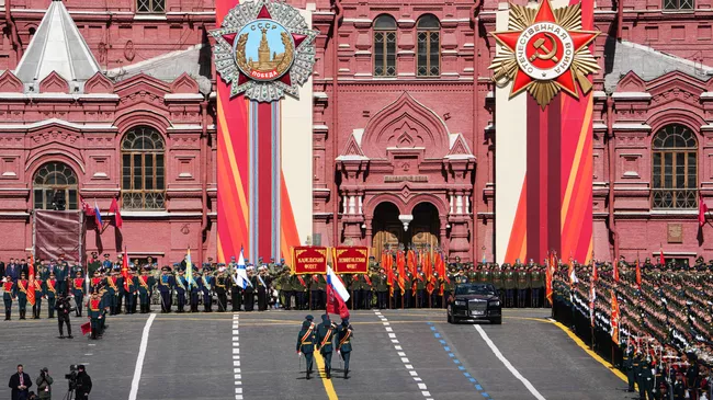 Парадные расчеты на Красной площади в Москве на военном параде, посвященном 80-летию Победы в Великой Отечественной войне Парадные расчеты на Красной площади в Москве на военном параде, посвященном 80-летию Победы в Великой Отечественной войне