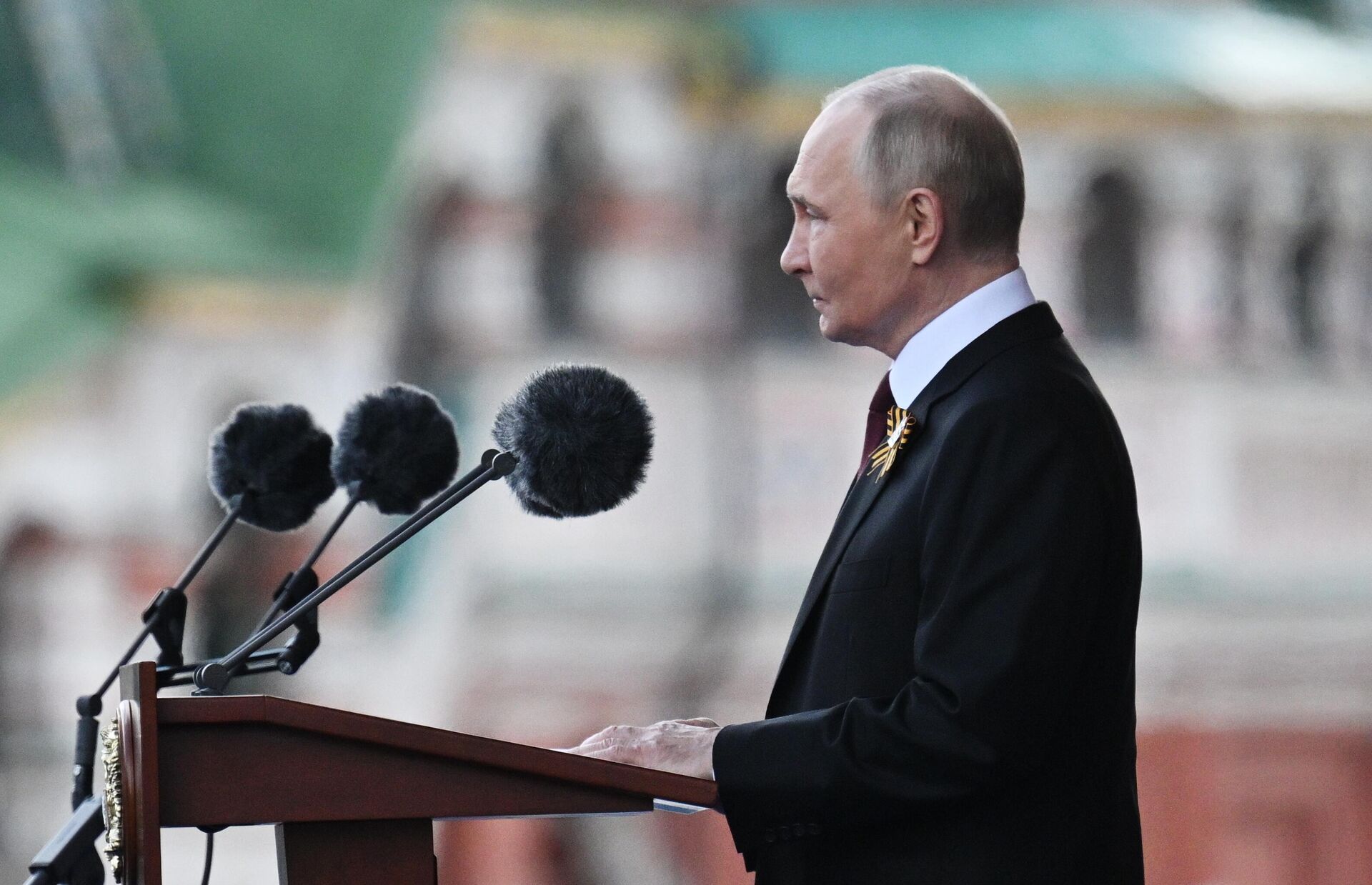 Президент России Владимир Путин выступает на Красной площади в Москве на военном параде, посвященном 80-летию Победы Президент России Владимир Путин выступает на Красной площади в Москве на военном параде, посвященном 80-летию Победы - РИА Новости, 1920, 09.05.2025