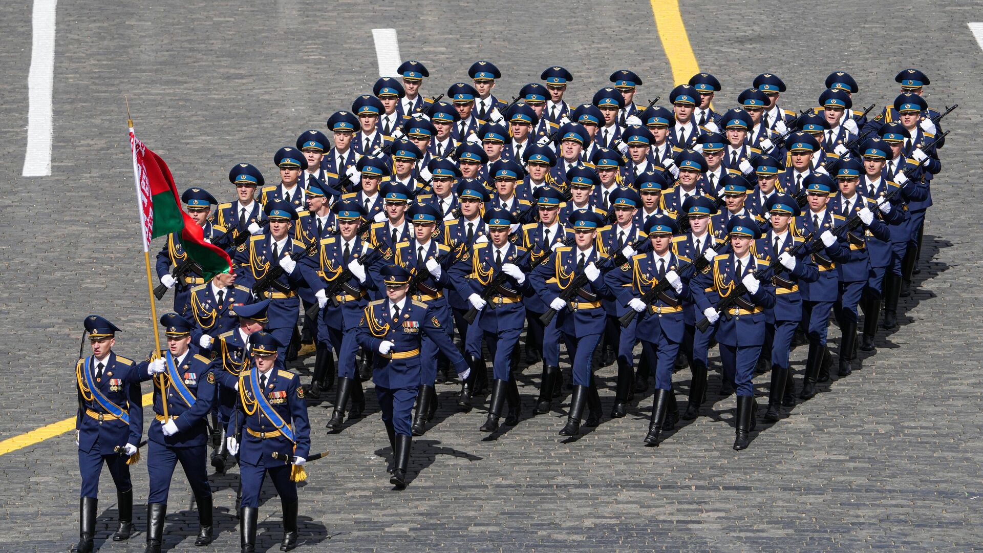 Военнослужащие Вооруженных сил Белоруссии на Красной площади в Москве на военном параде, посвященном 80-летию Победы в Великой Отечественной войне - РИА Новости, 1920, 09.05.2025