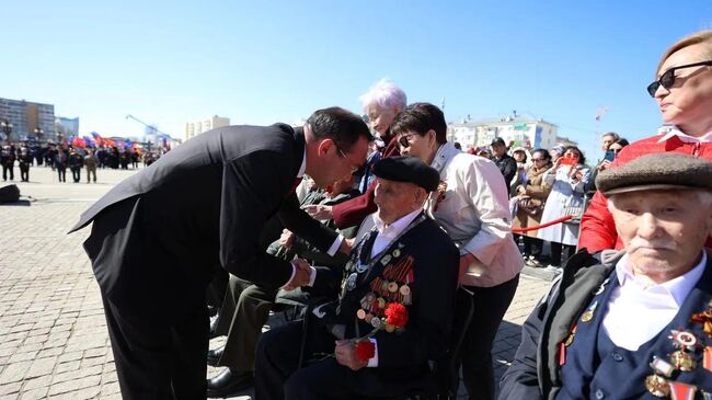 Глава республики Айсен Николаев поздравил якутян с 80-летием Великой Победы