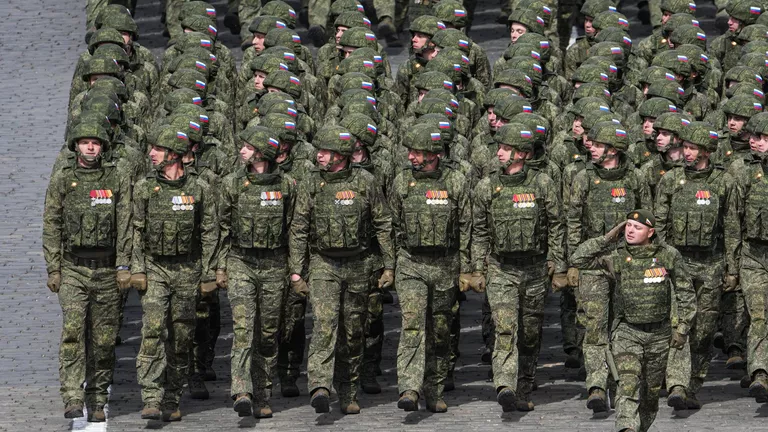 Парадный расчет военнослужащих - участников СВО на Красной площади в Москве на военном параде, посвященном 80-летию Победы в Великой Отечественной войне Парадный расчет военнослужащих - участников СВО на Красной площади в Москве на военном параде, посвященном 80-летию Победы в Великой Отечественной войне