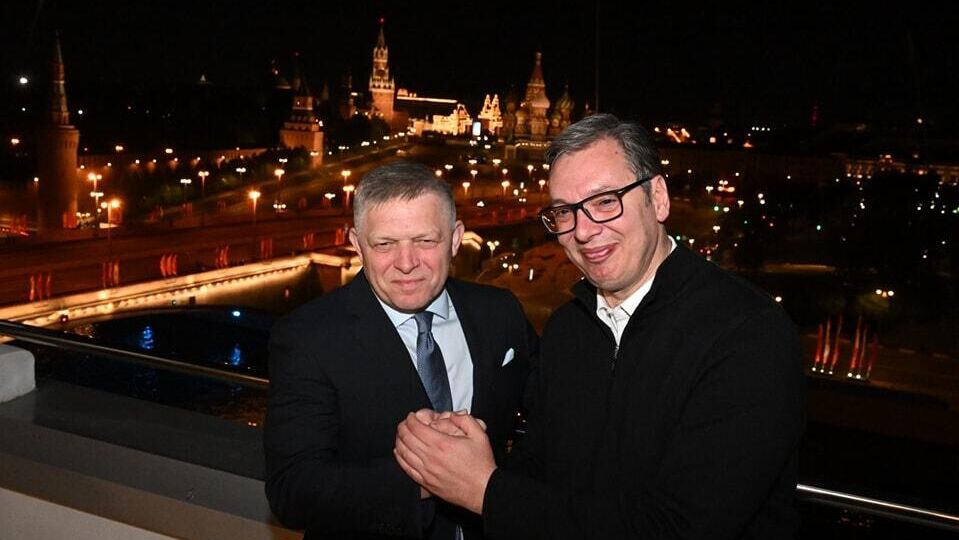 Президент Сербии Александр Вучич и премьер-министр Словакии Роберт Фицо в Москве - РИА Новости, 1920, 09.05.2025