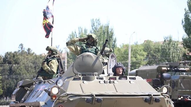 Парад в Каспийске 9 мая 2025