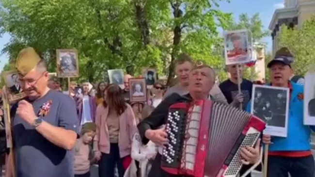 Бессмертный полк в Барнауле. Кадр видео