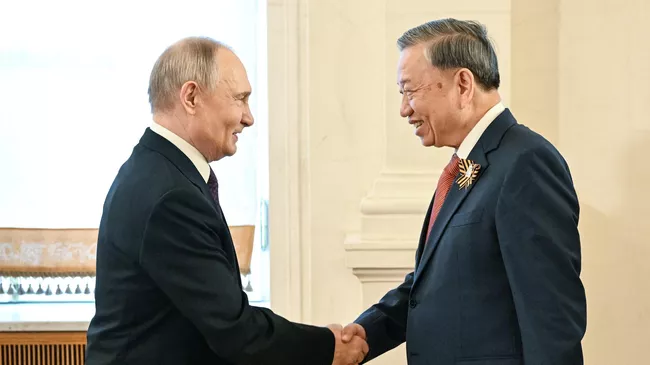 Встреча Путина с Генеральным секретарем ЦК Вьетнама То Ламом