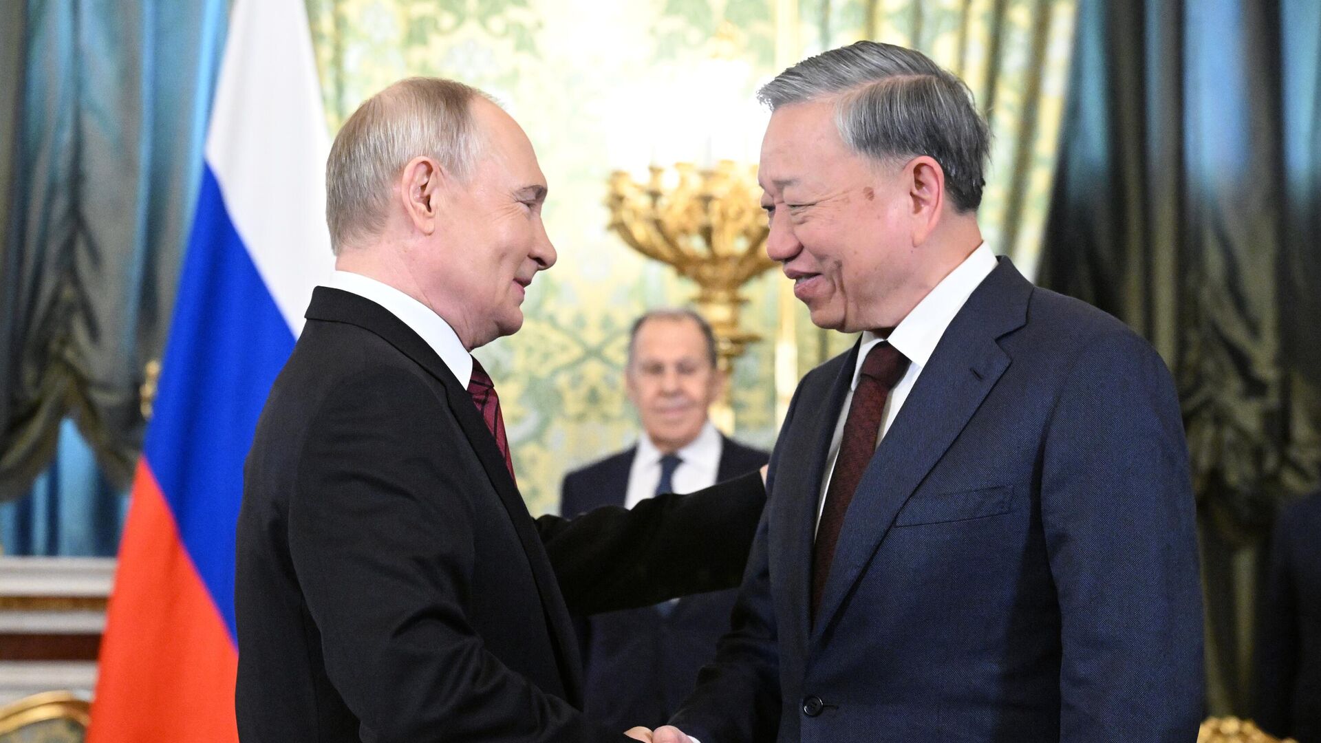 Президент России Владимир Путин и генеральный секретарь Коммунистической партии Вьетнама То Лам во время встречи - РИА Новости, 1920, 10.05.2025