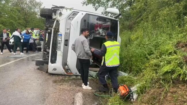 На месте ДТП с участием школьного автобуса на севере Турции