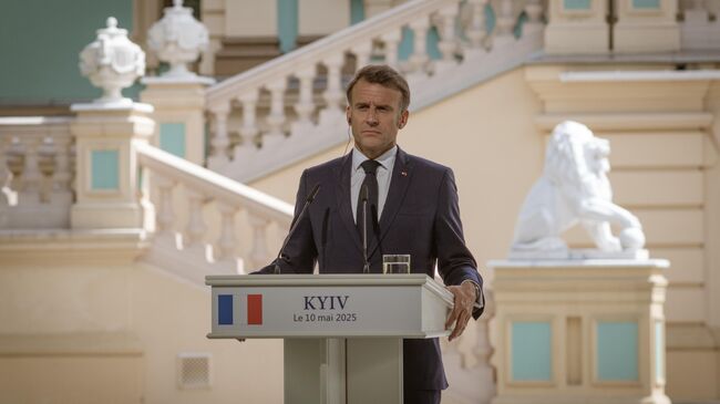 Президент Франции Эммануэль Макрон во время пресс-конференции в Киеве. 10 мая 2025