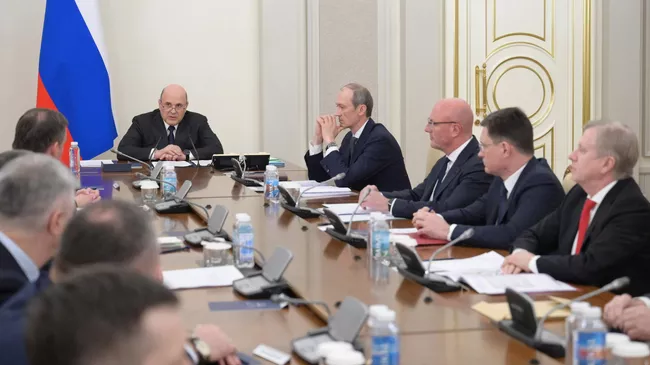 Председатель правительства РФ Михаил Мишустин проводит оперативное совещание с вице-премьерами РФ. 12 мая 2025