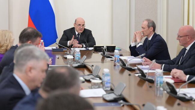 Председатель правительства РФ Михаил Мишустин проводит оперативное совещание с вице-премьерами РФ. 12 мая 2025