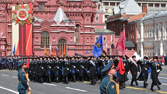 Парадный расчет Терского казачьего войска и казаков Всевеликого войска Донского на Красной площади в Москве на военном параде, посвященном 80-летию Победы в Великой Отечественной войне
