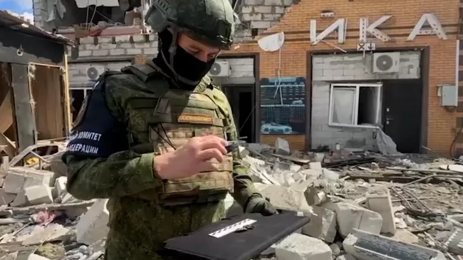 Последствия обстрела ВСУ Рыльска в Курской области