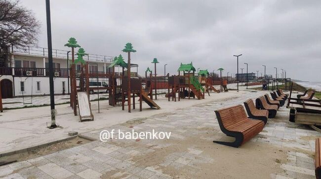 Благоустройство набережной в кубанском поселке Кучугуры