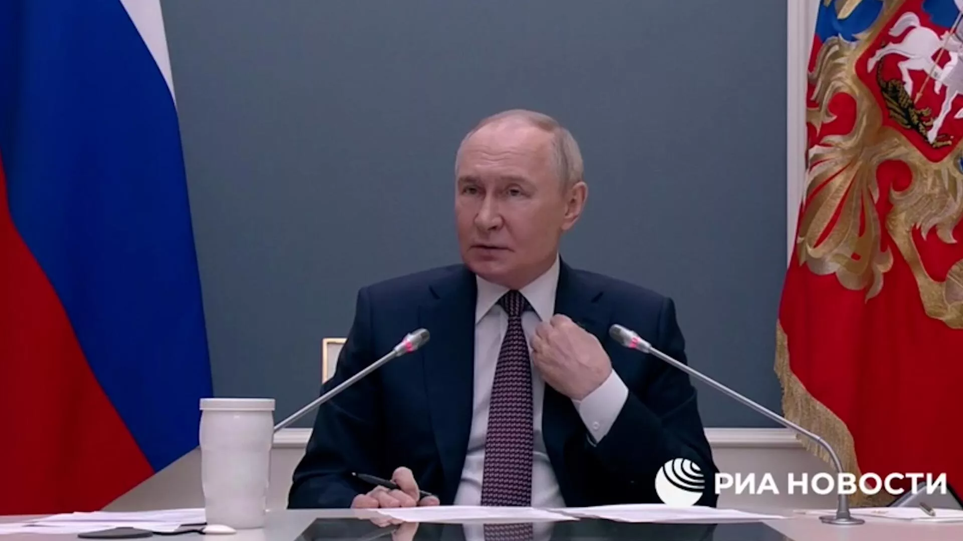Путин: Были компании, которые не хотели, со слезами уходили - РИА Новости, 1920, 13.05.2025