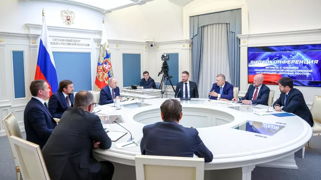 Президент Владимир Путин во время встречи в режиме видеоконференции с членами Общероссийской общественной организации Деловая Россия