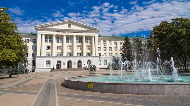 Здание Донского государственного технического университета (ДГТУ)
