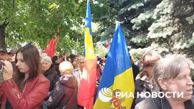 Пикет сторонников главы Гагаузии у здания суда в Кишиневе
