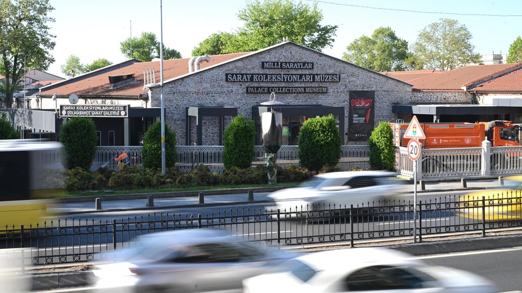 © РИА Новости / Рамиль СитдиковПерейти в медиабанк<br>Обстановка у музея дворцовых коллекций Долмабахче в Стамбуле в преддверии переговоров между делегациями России и Украины