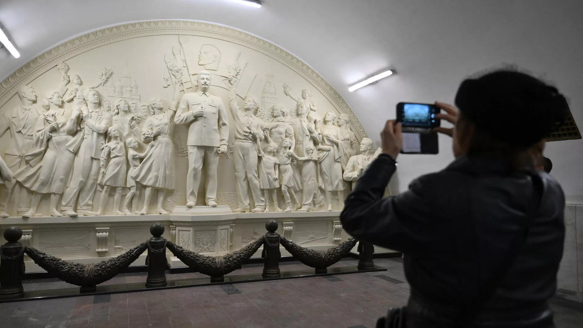 На станцию "Таганская" вернули исторический барельеф