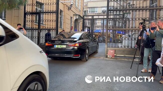 Делегация России покидает генконсульство в Стамбуле после заявления Мединского