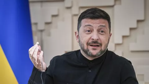 Владимир Зеленский во время пресс-конференции в Посольстве Украины в Анкаре, Турция