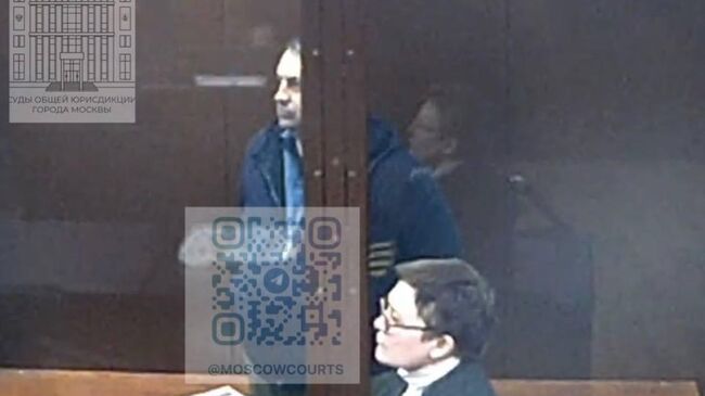 Замдиректора департамента Минтранса Владимир Луговенко в зале суда
