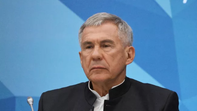 Глава Республики Татарстан Рустам Минниханов во время заседания группы стратегического видения Россия - Исламский мир. 16 мая 2025