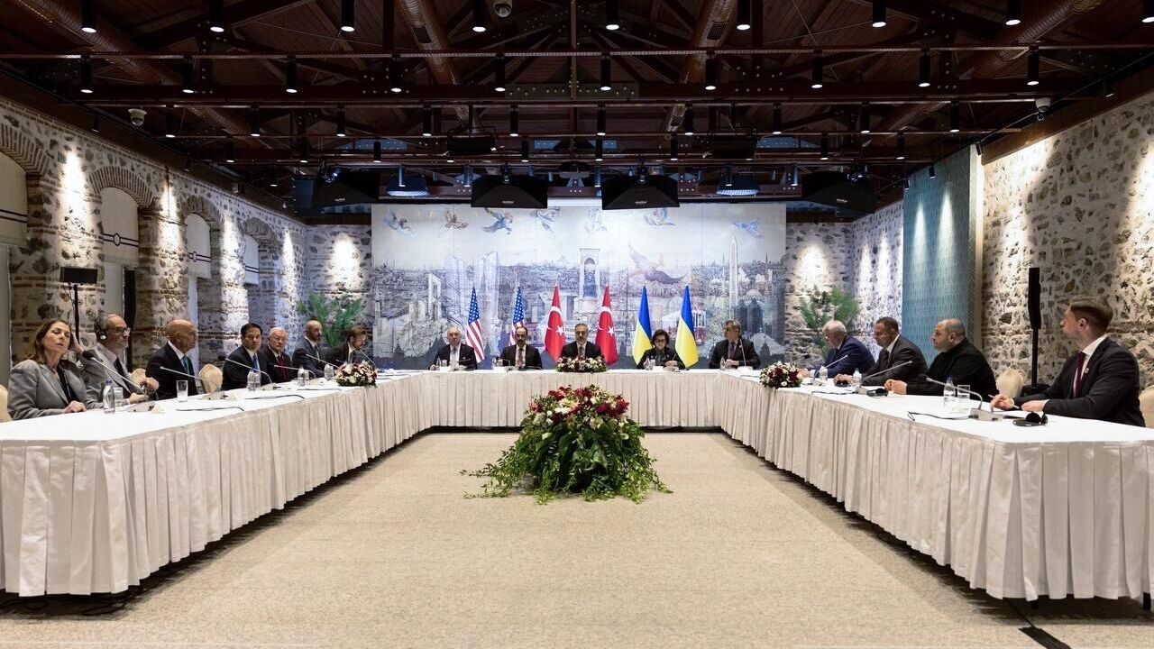 Трехсторонние переговоры делегаций Турции, США и Украины в Стамбуле - РИА Новости, 1920, 16.05.2025