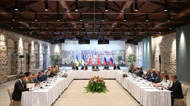 Выступление главы МИД Турции перед началом переговоров России и Украины