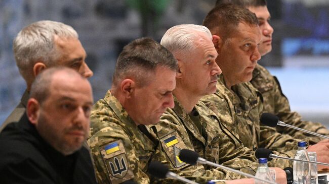 Участники украинской делегации на переговорах между делегациями России и Украины в Стамбуле