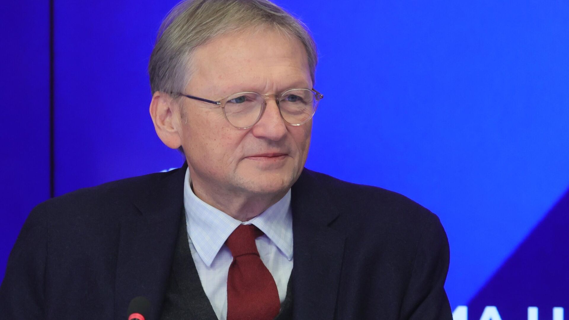 Председатель российской части Российско-Китайского комитета мира, дружбы и развития, член правления Ассоциации виноградарей и виноделов России Борис Титов - РИА Новости, 1920, 24.11.2025