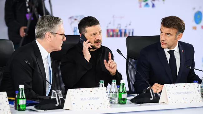 Кир Стармер, Владимир Зеленский и Эммануэль Макрон