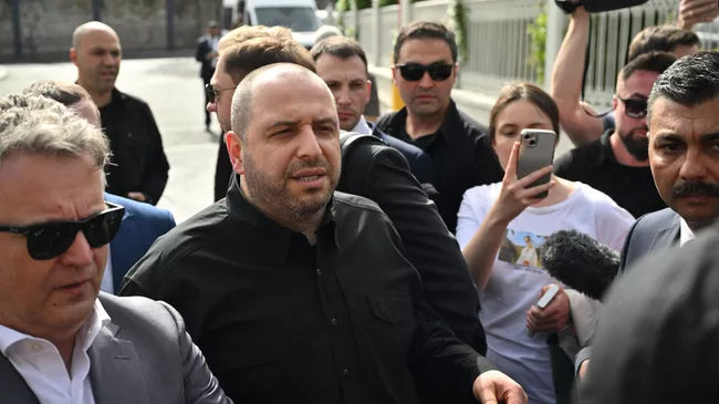 Министр обороны Украины Рустем Умеров отвечает на вопросы журналистов после переговоров между делегациями России и Украины в Стамбуле