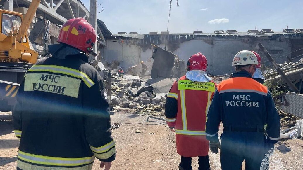 В Салавате под завалами здания завода нашли тело погибшего