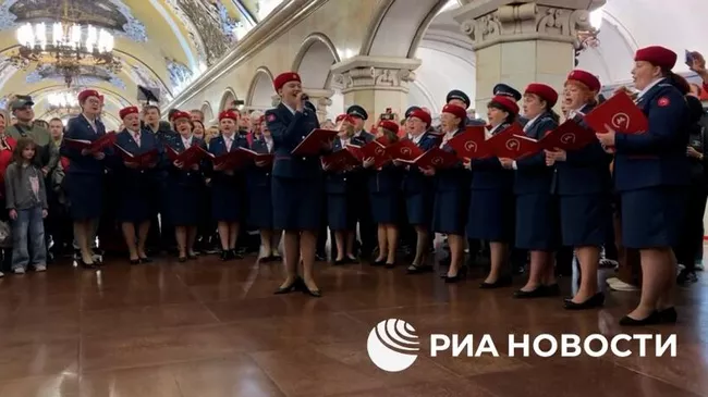 Парад поездов в честь 90-летия метро Москвы 