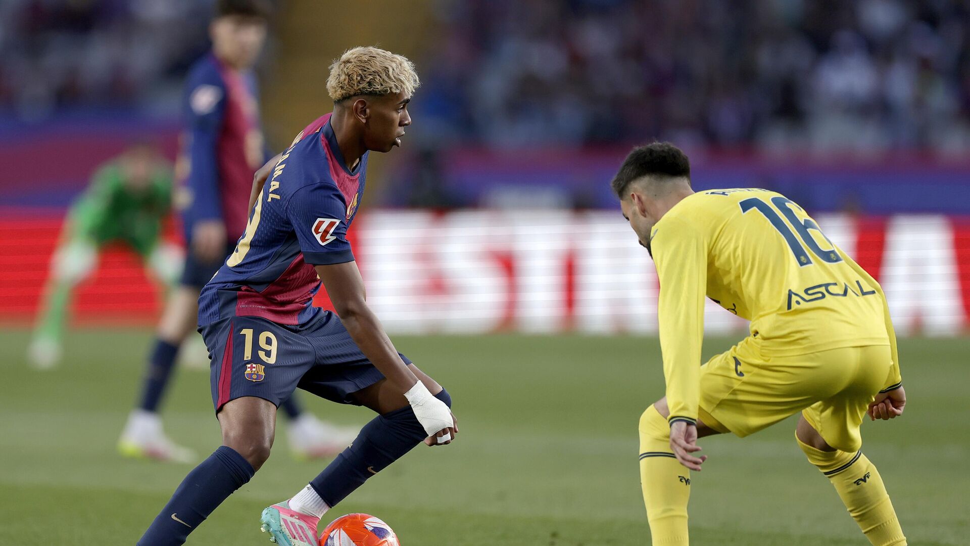 Эпизод матча Барселона - Вильярреал - РИА Новости, 1920, 18.05.2025