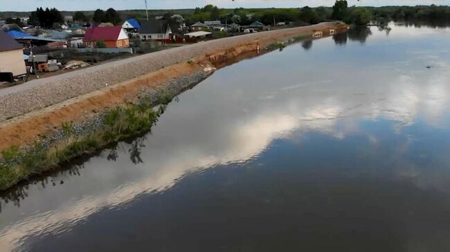 Вода в реке Ишим в тюменском селе Викулово превысила опасную отметку на 11 см