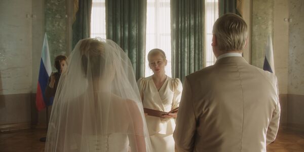 Кадр из фильма Мужу привет Кадр из фильма Мужу привет