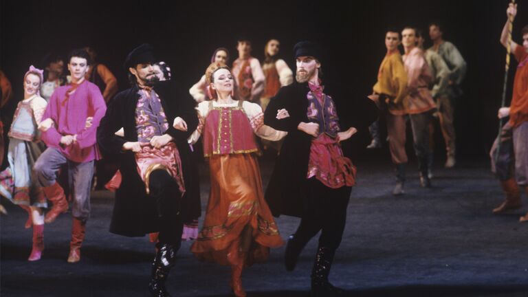 Сцена из балета Каменный цветок Сцена из балета Каменный цветок