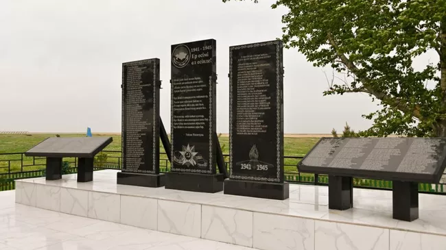 В селе Алгабас Акмолинской области открыли мемориал памяти воинов-казахстанцев