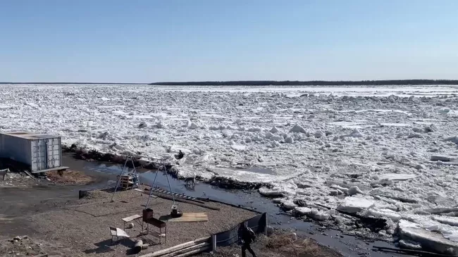 Обстановка на реке Колыма в Среднеколымском районе Якутии