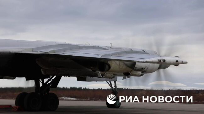Полет Ту-95МС над нейтральными водами Баренцева моря