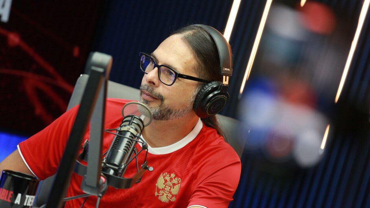 Вице-президент Венесуэлы по вопросам коммуникации, культуры и туризма Фредди Ньяньес на эфире VTV Radio - РИА Новости, 1920, 20.05.2025