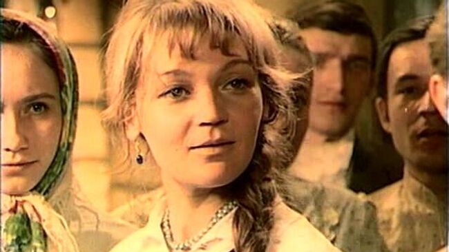 Людмила Давыдова в кадре фильма Тени исчезают в полдень